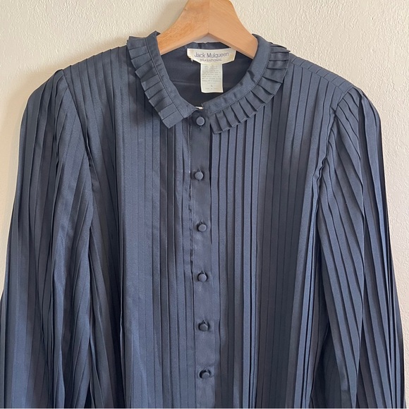 Vintage 80s Pleated Button Up - Picture 3 of 10